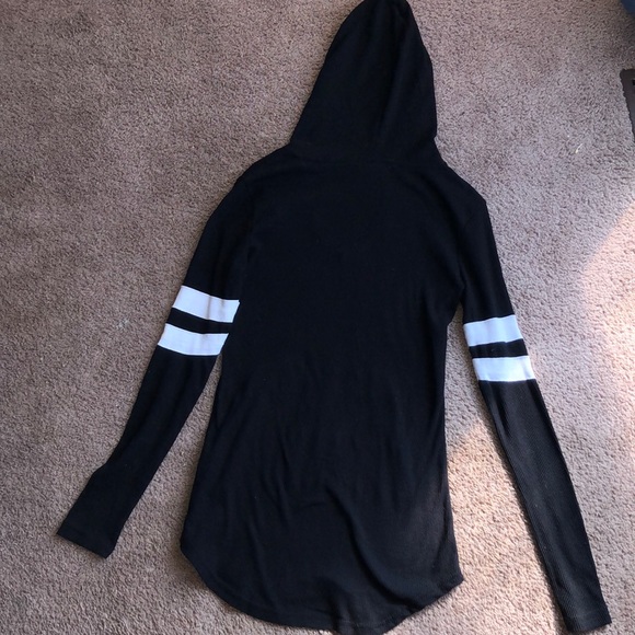 Cute black and white sweater - Picture 3 of 4